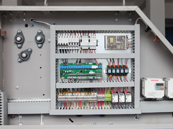 
		毛巾折疊機
	(圖5)
