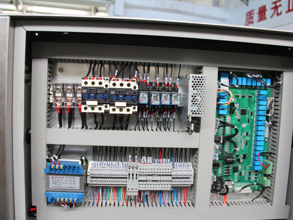 
		全自動衛生隔離式洗脫機
	(圖3)