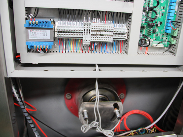 
		全自動衛生隔離式洗脫機
	(圖4)