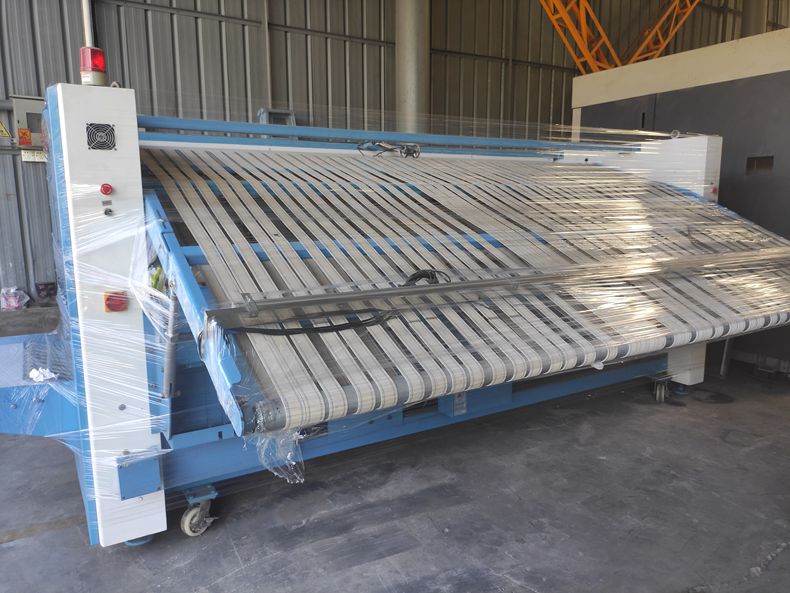 
		高速床單布草折疊機(jī)
		(圖1)